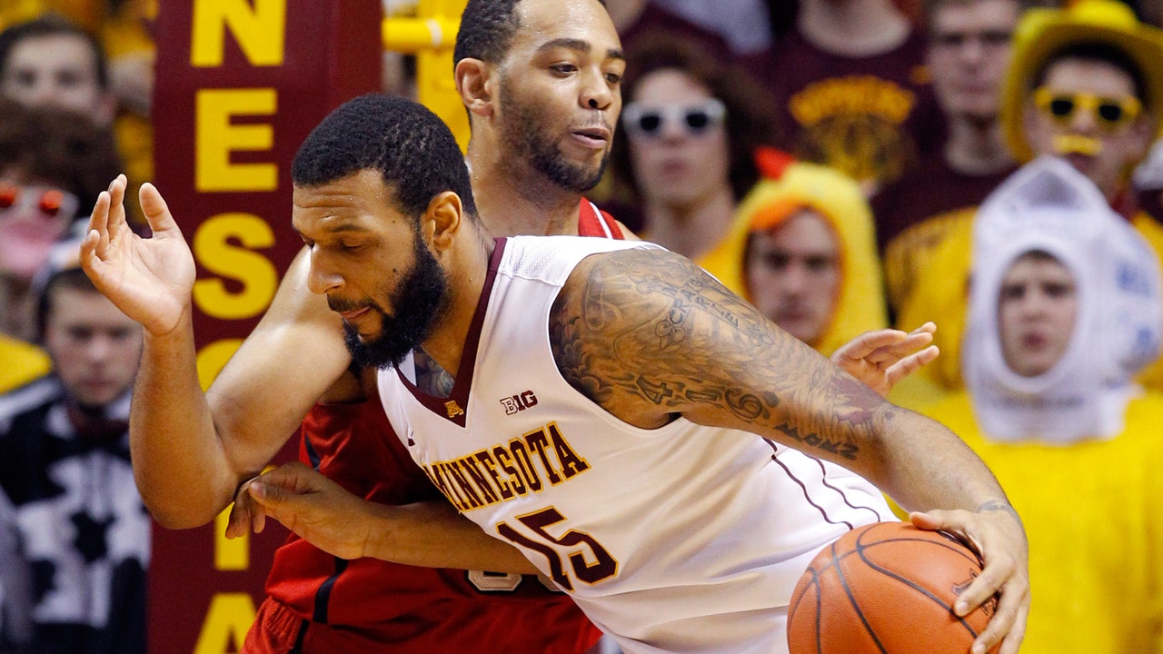 Walker helps Minnesota roll by Nebraska